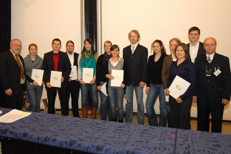 2010-01c_12.JPG - Absolventen Bachelor of Science Chemie